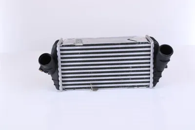 Produktbild von NISSENS 96144 Ladeluftkühler LLK für HYUNDAI i30 (GD) Turbo Intercooler