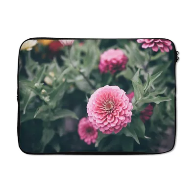 Produktbild von MuchoWow® Laptop Hülle 14 ZollDahlie zwischen Blättern Laptoptasche - Laptoptasche - Stoßsicher - Schutzhaube