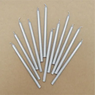 Obrázek produktu pro 12 dlouhých stříbrných svíček – 12 cm