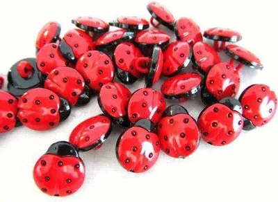 Productafbeelding van 50 Stuks Decoratieve Lieveheersbeestje Knopen 15mm (Rood) - Naaiparels voor Ambachten en Kleding