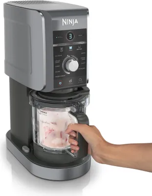 Produktbild von Ninja CREAMi Deluxe, Eis-Shaker, 2,1 l, 3 Becken, Schwarz, Grau, Tasten, Drehregler, 305 mm