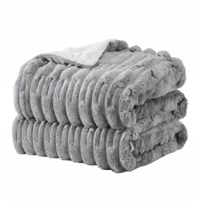 Produktbild von Kuscheldecke Flauschig mit Traumhaft Weiche Textur Extra Warm für Winter, ideal als Sofadecke und Bettüberwurf, Gute Geschenke für Frauen