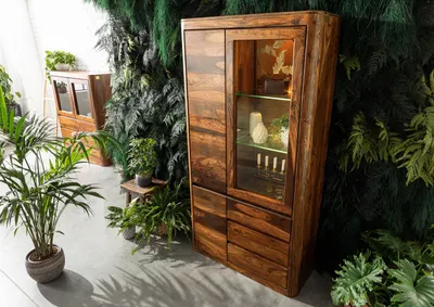 Produktbild von MASSIVMOEBEL24 Vitrine Sheesham 109x40x202 walnuss gewachst TORONTO #211