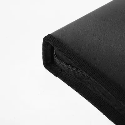 Produktbild von Schwarze tragbare CD-Tasche aus Kunstleder mit 40 Fächern, kratzfest und staubgeschützt, stilvoll und kompakt für das Auto und unterwegs