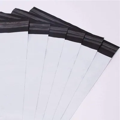 Produktbild von Famanu Versandtaschen 100 Stück für Kleidung und Textilien – 42 x 47 cm + 5 cm
