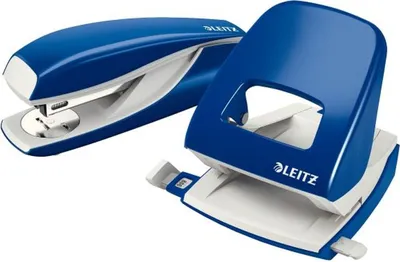 Produktbild von LEITZ Locher 5008+Heftgerät 5502 blau Set mit Locher 5008 und Heftgerät 5502.