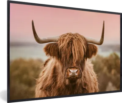 Produktbild von MuchoWow® Gerahmtes Poster Kuh - Schottischer Highlander - Tier 60x40 cm - Poster mit Schwarzem Bilderrahmen Wandposter Rahmen Foto Bilder - Printing - Wanddeko Schlafzimmer