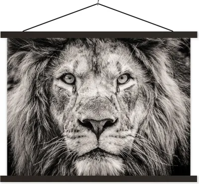 Produktbild von MuchoWow® Textilposter Löwe - Wild - Schwarz - Weiß 40x30 cm mit schwarzem Rahmen - Dekorationen