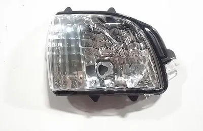 Image de VOLVO V70 XC70 XC90 rétroviseur droitOE 31111814