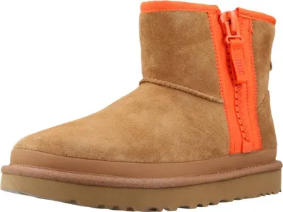 Produktbild von UGG W Classic Mini Zipper Tape Logo Chestnut - 1144034-CHE