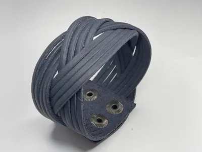 Produktbild von Garbari Lederarmband mit Boho-Riemen, blau, 23 cm