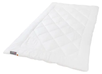 Produktbild von Badenia Trendline Exclusiv Faserbettdecke normal 155 x 220 cm Maximum an Volumen, Anschmiegsambarkeit und Feuchtigkeitsmanagement