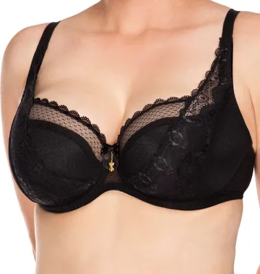 Produktbild von Ulla Exclusive Line Schalen-BH Tief dekolletierter Halbschalen-BH mit Außenträgern aus zweigeteiltem Schaumcup überzogen mit feinster Spitze, Verführerischer Dekolletéausschnitt durch Spitzenblende über inneren Brustrand und Innenträger, Der ergonomisch geformte Bügel wird durch besonders weiches Bügelband abgepolstert