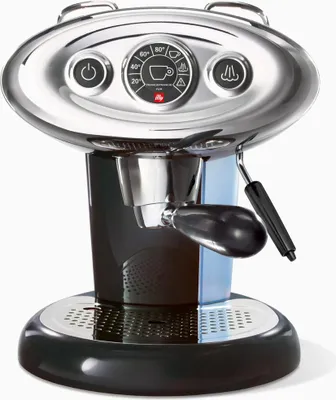 A studio shot of an Illy X7.1 Espressomaschine Hyperespresso Automatik.