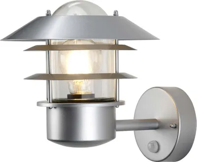 Produktbild von Wandleuchte Helsingor 1xE27 Edelstahl silber H:23,6cm L:26cm B:21,8cm IP44 mit Sensor