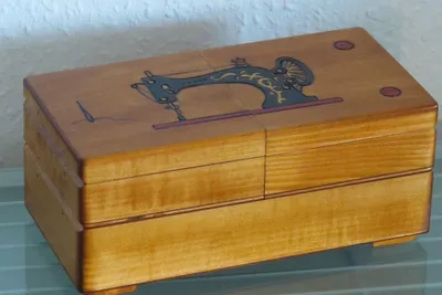 Produktbild von Nähkästchen Nähkasten Nähkorb Nähkiste Elegant mit Nähmaschine Nachbildung Holz