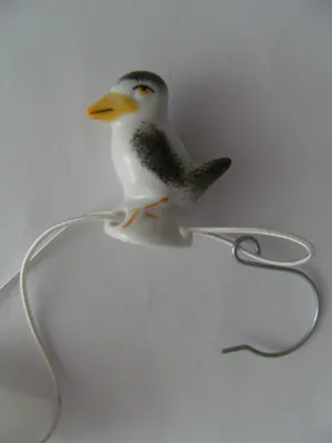 Produktbild von Porzellan Tropfenfänger Rabe, handbemalt, für Kaffee- oder Teekannen Figur Tier Vogel Krähe