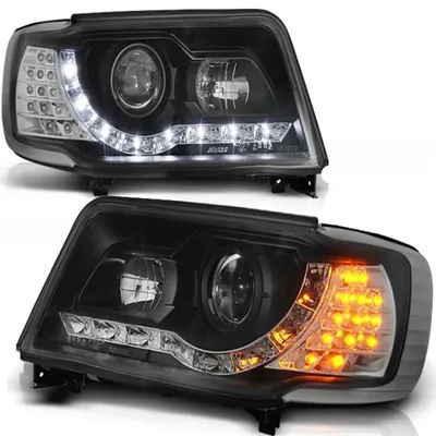 Immagine prodotto di Fari LED con look luci diurne, compatibili con Audi 100 C4, anno di produzione 91-94, colore nero