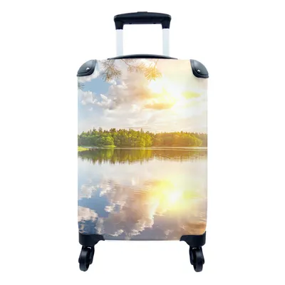 Produktbild von MuchoWow® Koffer Handgepäck Trolley Rollkoffer Kleine Reisekoffer mit 4 Rollen - Bäume - Wasser - Sonne - Cabin Size < 55x40x23 cm & 55x40x20 cm - Fotokoffer - Kabinenkoffer - Boardgepäck - Reise-Box - Reisekoffer - Reisegepäck - Koffer mit Bild - Trolley für Kinder