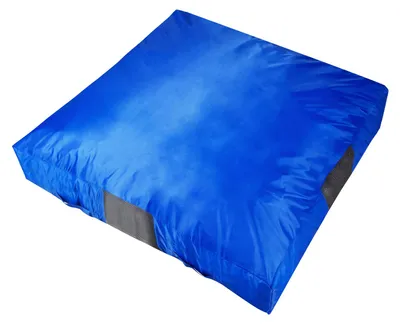 Zdjęcie produktu dla SucceBuy Crashpad, mata ochronna o wymiarach 150 x 150 cm, przeznaczona dla dzieci, z wypełnieniem z pianki i zdejmowanym pokrowcem. Miękka powierzchnia z pianki, zapewniająca bezpieczną strefę do zabawy. Idealna do sal sensorycznych, umożliwiająca skakanie i relaks. Kolor: niebieski
