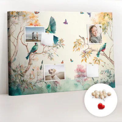 Obrázek produktu pro Korková nástěnka s kolíčky - Tabule s kolíky pro fotografie a poznámky - 100x70 cm - Připínáčky dřevěné 100 kusů - Květiny ptáci příroda