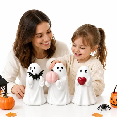 Produktbild von Halloween Deko Figuren 3er Set, niedliche Geist Figuren aus Kunstharz mit Fledermaus, Kürbis & Herz, Halloween Tischdeko für Zuhause