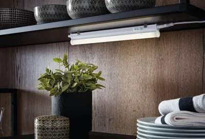 Produktbild von EGLO LED Unterbauleuchte Dundry, Unterschrankleuchte Küche aus Kunststoff in Weiß, Küchenlampe mit Wippschalter, LED Küchenleuchte neutralweiß, L 31cm