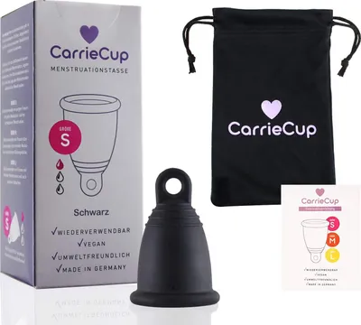 Produktbild von CarrieCup Menstruationstasse klein,  Germany - BPA-frei, Alternative zu Tampons und Binden, silikonfrei - inkl. Beutel Schwarz (Größe: S)