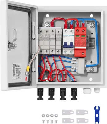 Imagen del producto de Caja combinadora fotovoltaica para sistemas solares, modelo de 4 cadenas, 15A, con carcasa de acero y grado de protección IP65