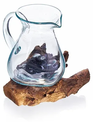 Produktbild von Geschmolzenes Glas auf Holz – Wasserkaraffe