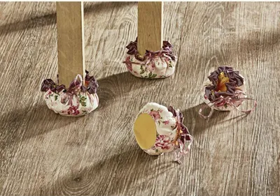 Produktbild von GKA 4 Stück niedliche Nostalgie Fußbodenschoner Rosen Stuhlkappen Stuhlsocken Rose Stuhlsocke Schutz vor Kratzer auf Parkett Laminat (für 1 Stuhl)
