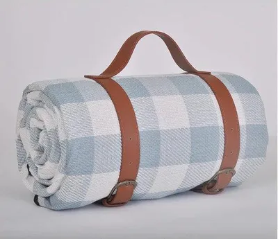 Produktbild von Famanu Picknickdecke 200x200cm - Wasserfest - Leicht Blau | Weiß | Kariert