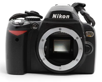 Produktbild von Nikon D40X 10,2 Megapixel DSLR-Kamera, 23,6 x 15,8 mm CCD-Sensor, 6,35 cm (2,5 Zoll) Display, NO