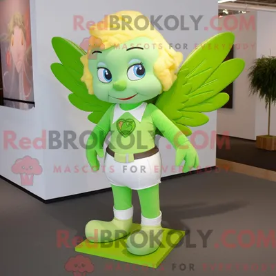 Productafbeelding van Mascottefiguur REDBROKOLY van een limoengroene cupido gekleed met een bermuda en dasspelden