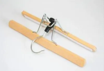 Produktbild von Schulz 44056 Hosenspanner aus Holz mit Metallhaken unlackiert 25 cm lang 1 Stück