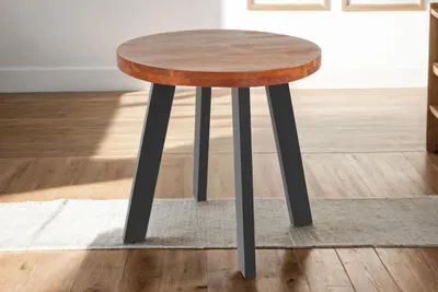Produktbild von Runder Esszimmertisch 80 cm Sophia, Akazienholz massiv, Esstisch nussbaumfarben, 4-Fuß-Gestell aus Metall schwarz, Holztisch im Industrial-Stil, aufgedoppelte Tischplatte 50mm (25+25mm)
