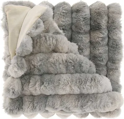Produktbild von Unique Living – Plaid Kylian – 130 x 160 cm – Chateau Grey