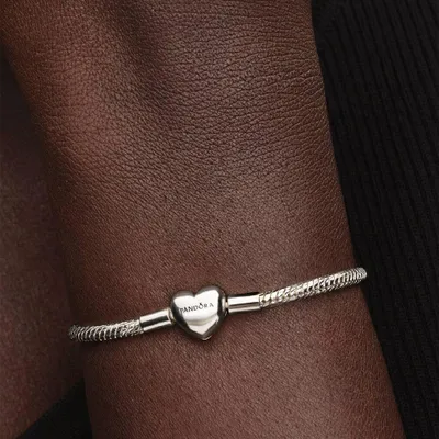 Immagine prodotto di Bracciale Pandora con maglie a serpente e cuore sfaccettato, argento 594236C00-16 cm