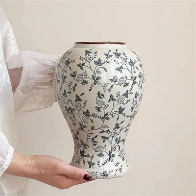 Imagen del producto de Jarrones para la decoración del salón. Jarrones vintage de estilo chino-francés en azul y blanco, piezas centrales de cerámica para el salón. (A)