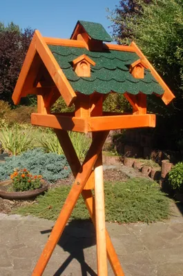 Produktbild von Vogelhaus mit Bitumschindeln und Ständer