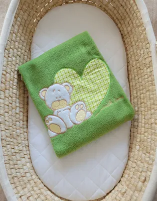 Produktbild von Fleecedecke für Babys - Milo - Teddybär mit Herz, grün
