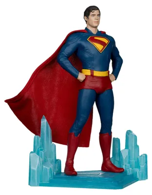 Produktbild von Superman (2025) DC Multiverse Mega Actionfigur Superman 28 cm