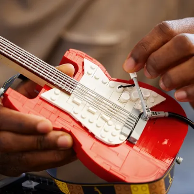 Obrázek produktu pro LEGO Ideas Fender® Stratocaster™, Sada na stavění, 18 rok/roky, Plast, 1074 kusů, 1,42 kg
