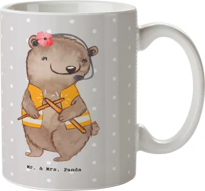 Produktbild von Mr. & Mrs. Panda Becher Fluglotsin Herz - Grau Pastell - Geschenk, Pott, cappuccinotasse, Kaffeetasse, Dekotasse, Ausbildung, kaffeebecher keramik, Flugsicherung, Tasse