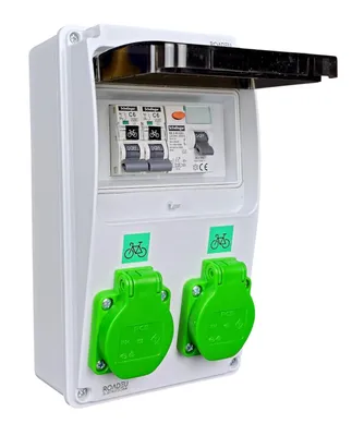 Produktbild von RoadEu - E-Bike Ladestation, 2x grüne E-Bike-Steckdose, FI-Schutzschalter Typ A 30mA, LS-Schalter C6A, IP44, Wandmontage