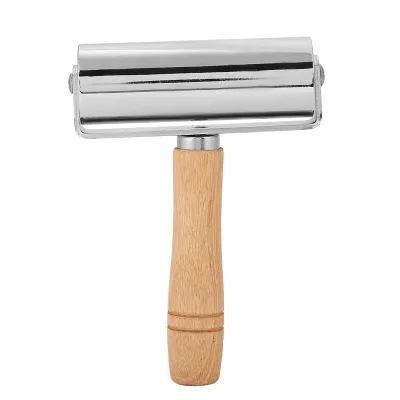 Obrázek produktu pro Váleček na kůži, 10 cm, dřevěná rukojeť, uhlíková ocel, pro zpracování kůže a řemesla