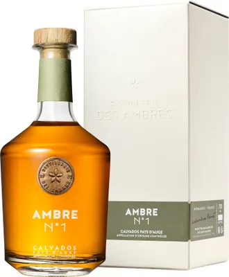 Obrázok produktu pre Distillerie des Ambres Calvados Ambre No 1 44,8% vol. in Geschenkpackung - Calvados aus Pays d'Auge Frankreich (1 x 0.7 l)