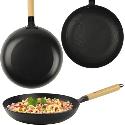 Zdjęcie produktu dla Patelnia żeliwna Ludmiła 28cm z drewnianą rączką Patelnia GAZ INDUKCJA Czarna