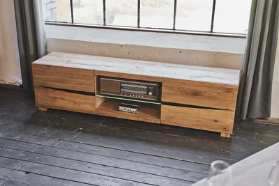 Produktbild von KAWOLA Lowboard YOSHA 2 Türen mit LED, Eiche 200x52x45cm