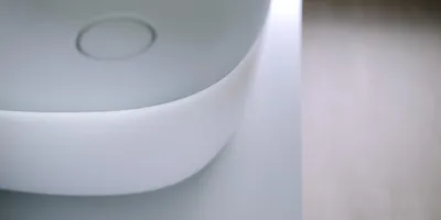 Image de Lavabo Kolpa ALEXIS, modèle LUX 380 ON, en matériau KERROCK, finition brillante, couleur 108
